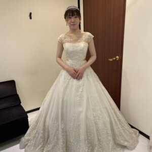 ☆お値引き中☆クリーニング済☆ウエディングドレス キラキラ